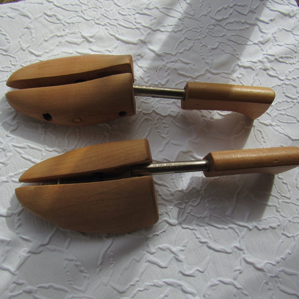 Vintage Shoe Keeper No 4 12in Mohawk Rochester NY Shoe Tree Co. Split Toe Pair